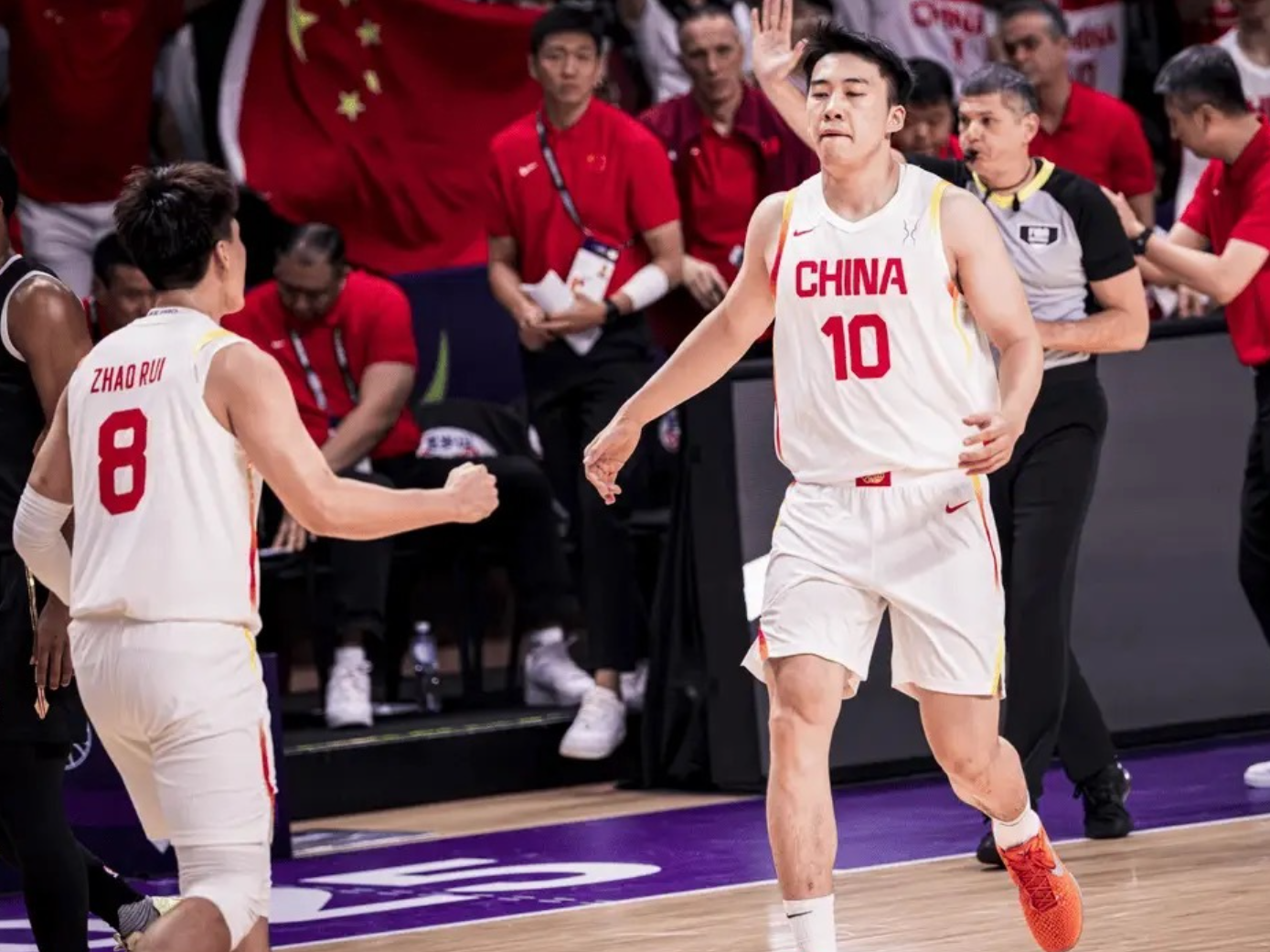 小组的统治, 谁打, qcpl