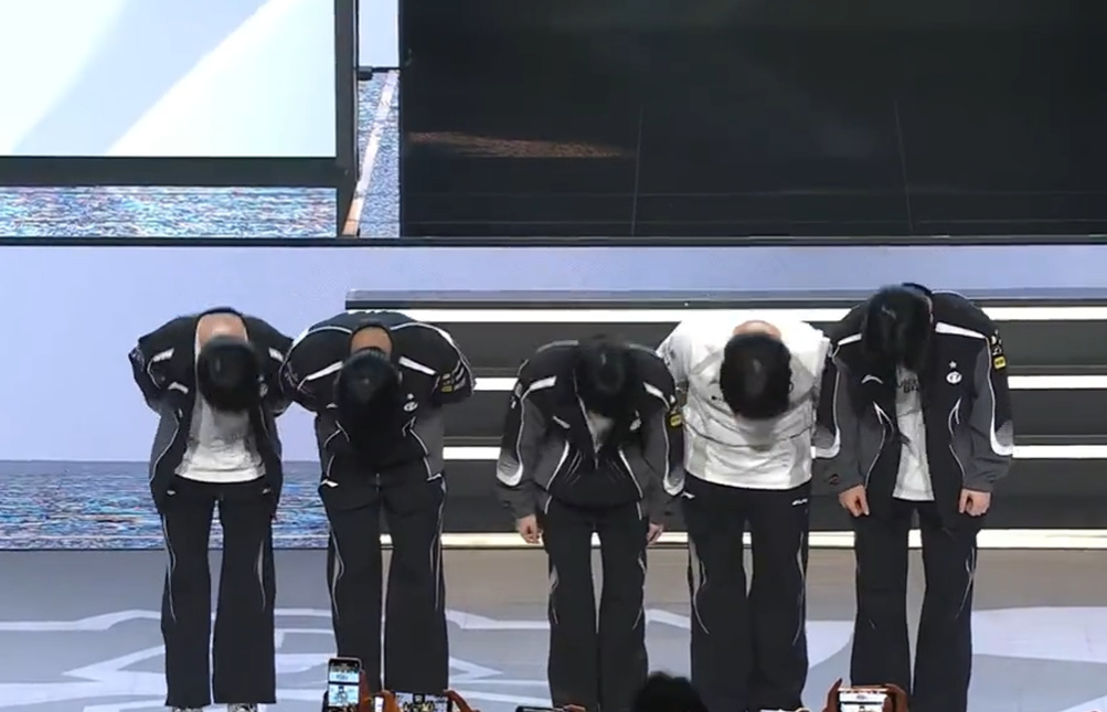 提醒着LP, IG不敌T