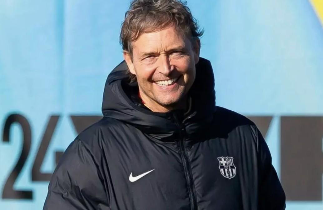 对足球有着 对足球有着