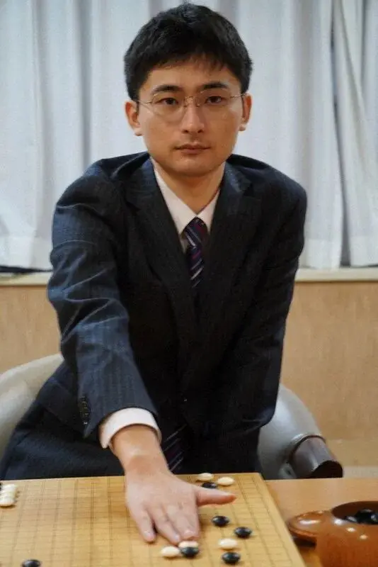 冠军, 院生研修在, 质疑 冠军, 院生研修在, 质疑